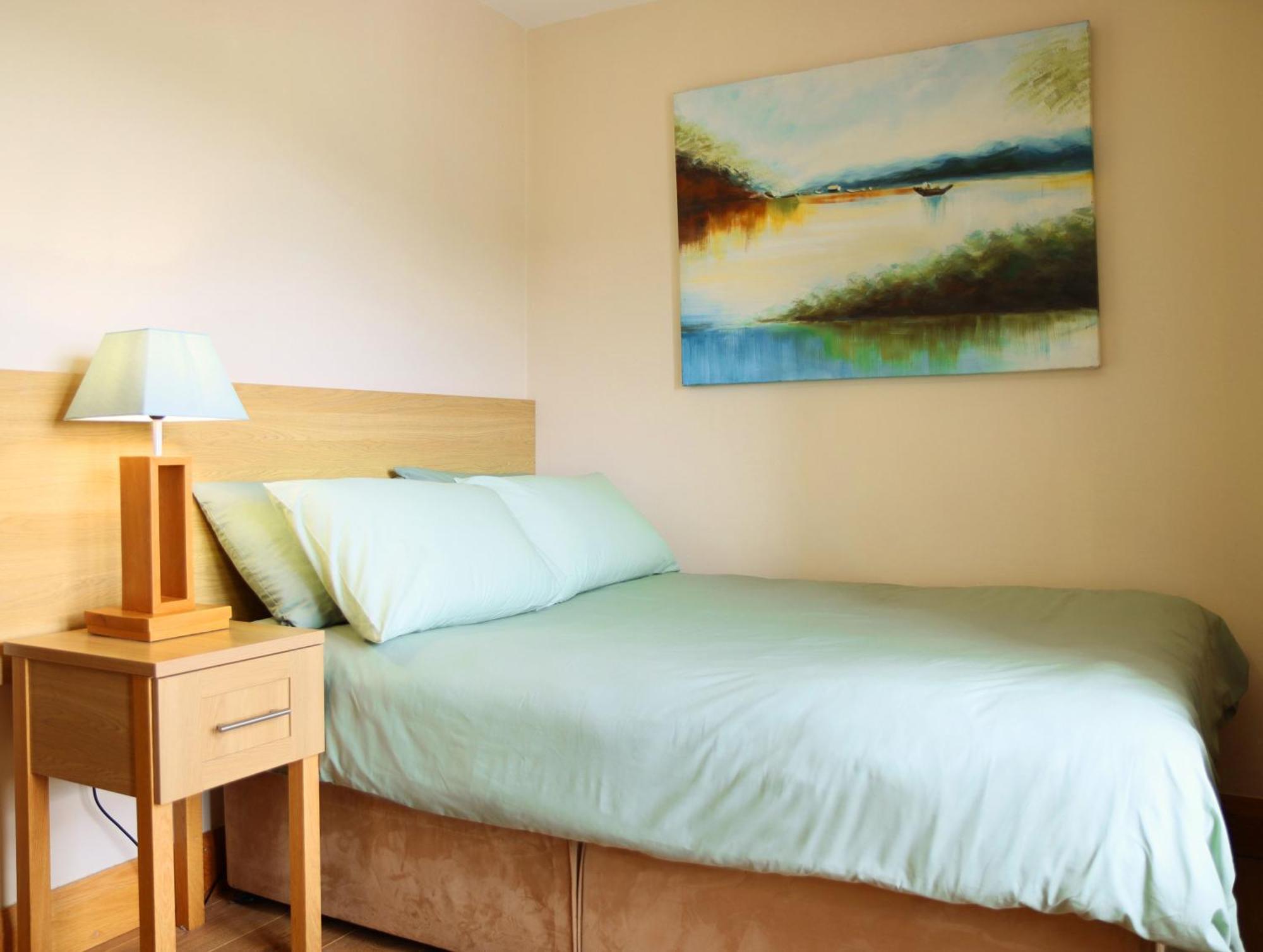 St Angela'S Lakeside Aparthotel Sala Sligo Exterior photo